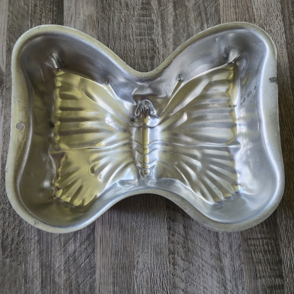 Unmarked Vintage Aluminum Butterfly Cake Pan Jello Gelatin Food Mold 6 Cup 10"